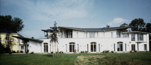 Chirurgische Tagesklinik + Hotel – Tagesklinik für Chirurgie mit Hotel. Umbau denkmalgeschützte Villa zur Arztpraxis